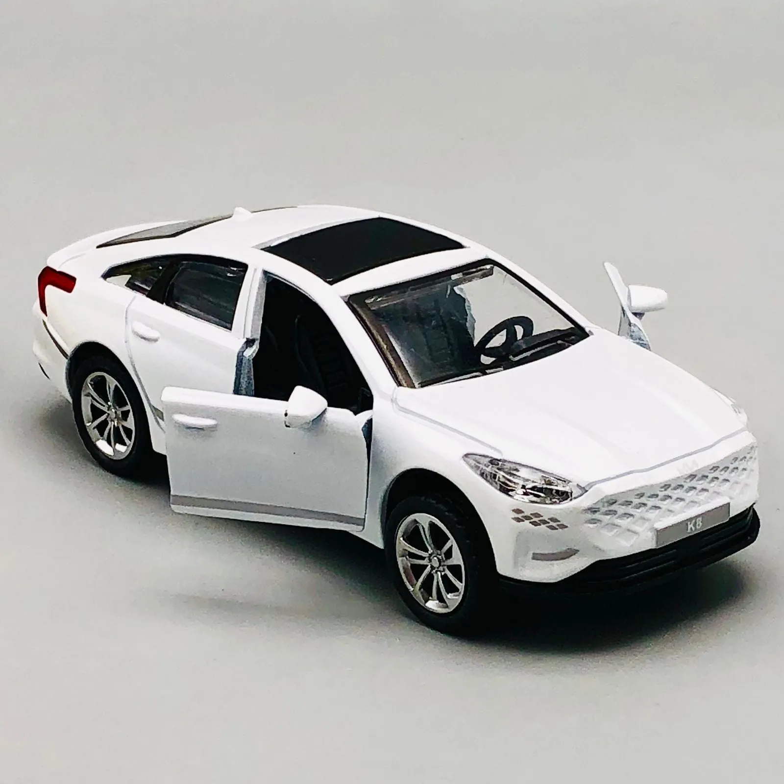 1:32 Diecast KIA K8 Model Car