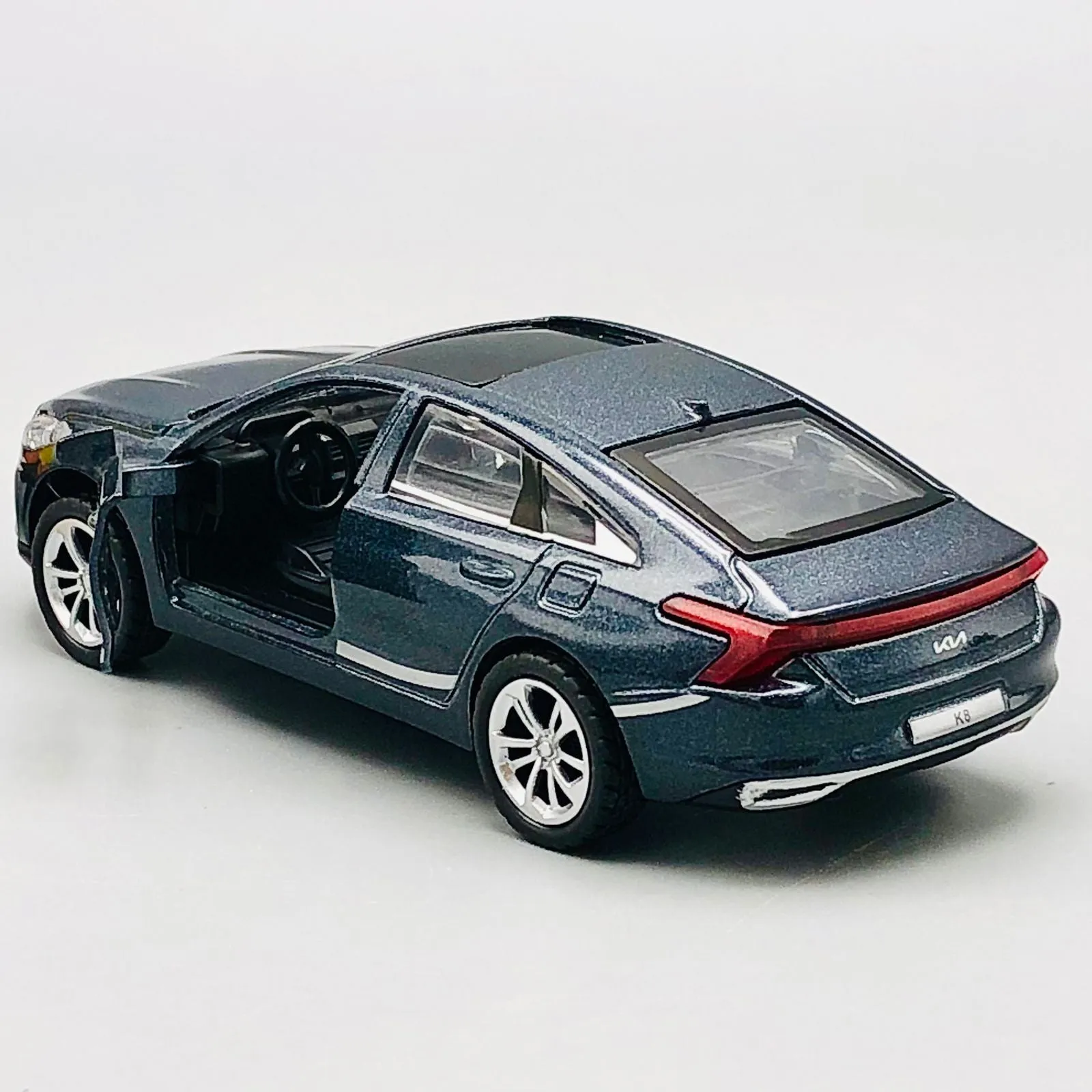 1:32 Diecast KIA K8 Model Car