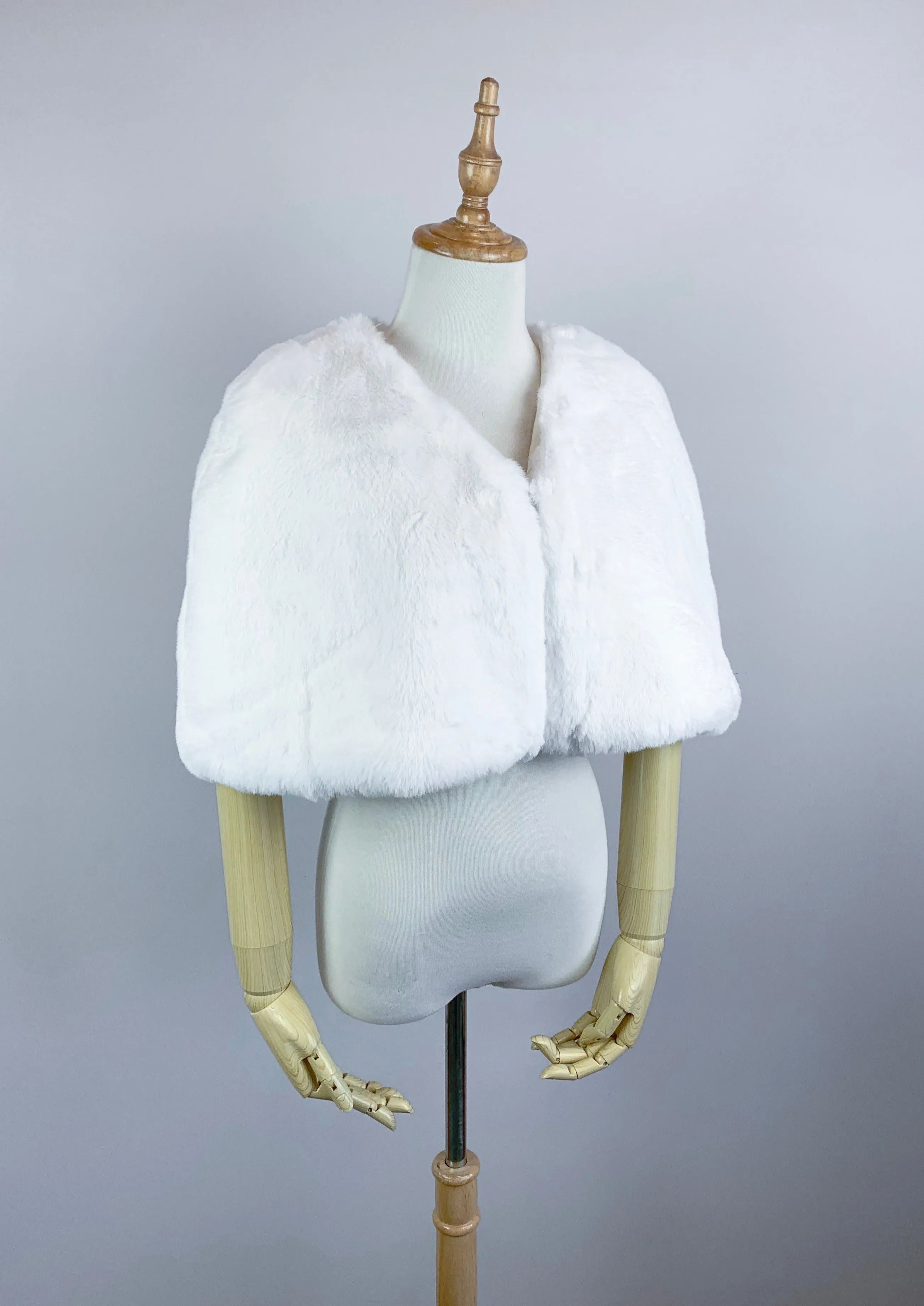 Ivory White Faux Fur Bridal Cape (Georgina Wht05)